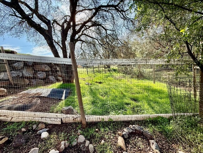 Building Photo - Unique Horse property with 2 units