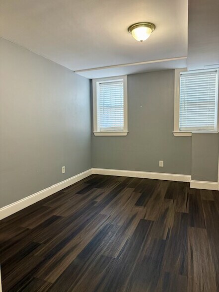 Building Photo - 12 Sachem St