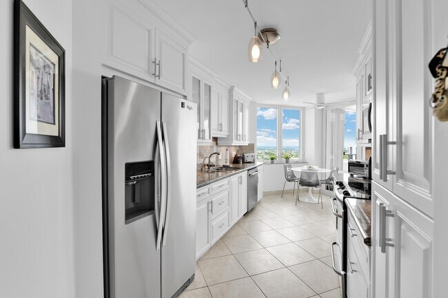 Building Photo - 500 S Ocean Blvd
