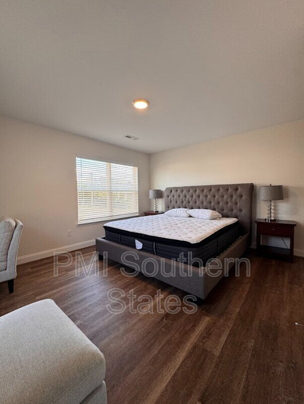 Building Photo - 401 Albus Dr