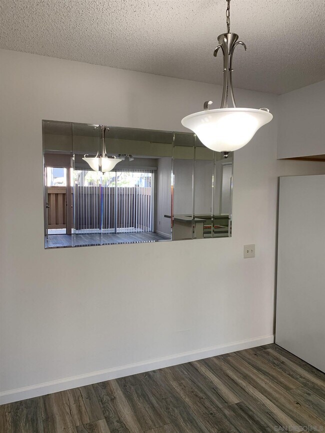 Building Photo - 3549 Castle Glen Dr