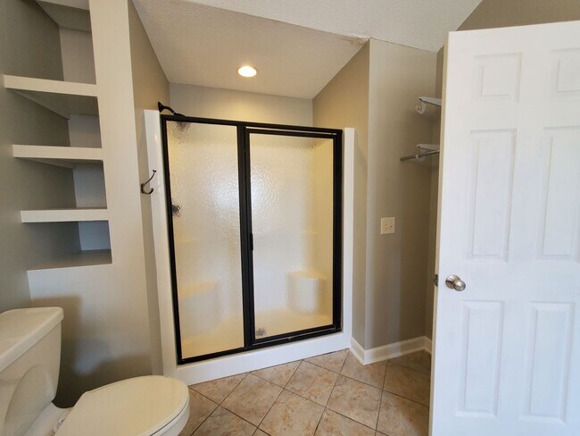 Building Photo - 958 Flynn McPherson Rd