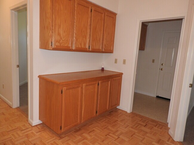 Building Photo - 154 Elkins Cir