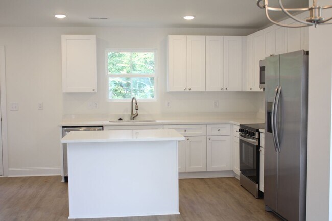 Building Photo - Almost - Brand new townhouse in Kannapolis...