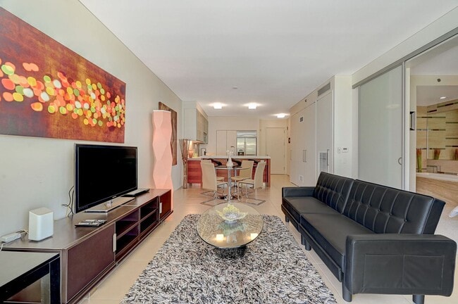 Building Photo - Veer Towers 2010E- Stunning Strip/City Views from this 1bd/1ba, Fully Furnished Residence