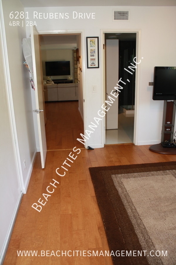 Building Photo - 6281 Reubens Dr