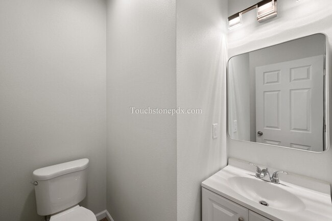 Building Photo - 826 SE 155th Ave