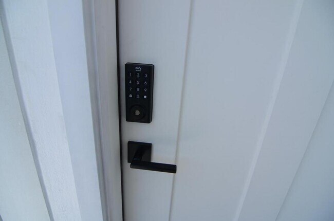 Building Photo - 126 22nd Ave