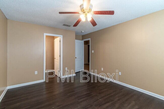 Building Photo - 14045 Dunnbarton Dr