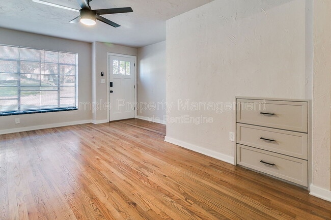 Building Photo - 1421 Classen Dr