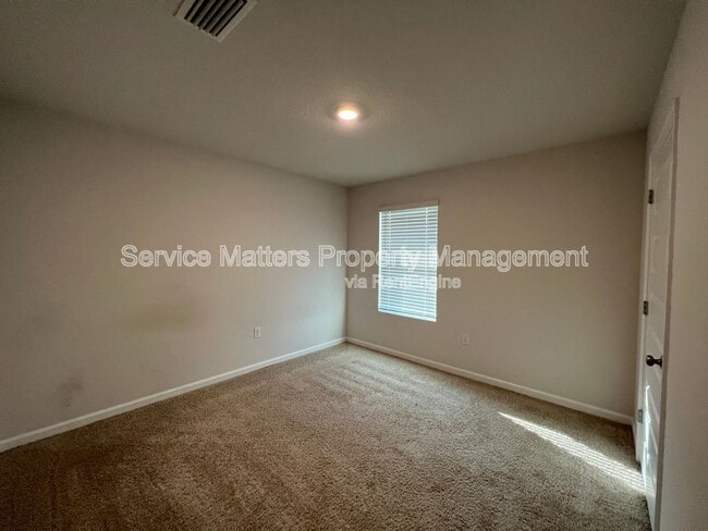 Building Photo - 7571 Oak Lake Blvd
