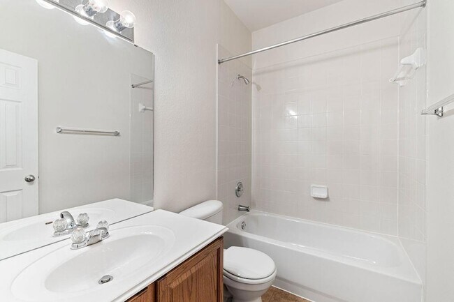 Building Photo - 2134 Paradise Ridge Dr