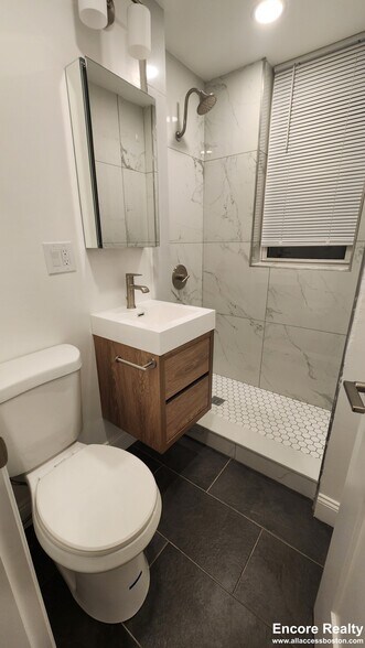 Building Photo - 111 Park Dr