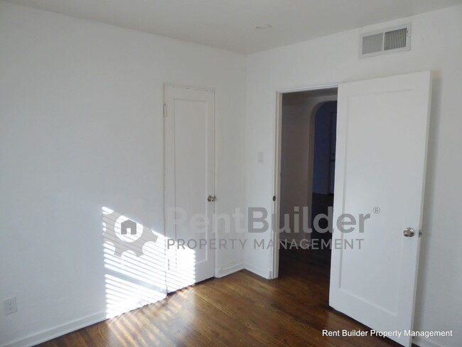 Building Photo - WOW!  SPECIAL:  PRICE REDUCED JUST IN TIME...