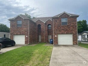 Building Photo - 338 Castleridge Dr