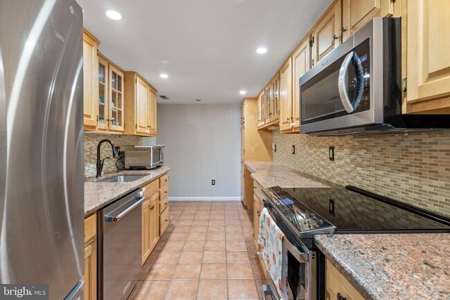 Building Photo - 226 Farleigh Ct