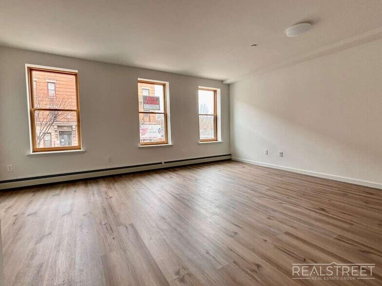 Building Photo - Malcolm X