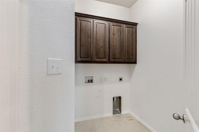 Building Photo - 6320 Red Cliff Dr