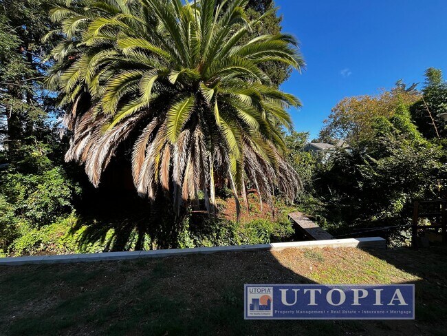 Building Photo - Charming 3 bedroom, 2 bathroom home in the...