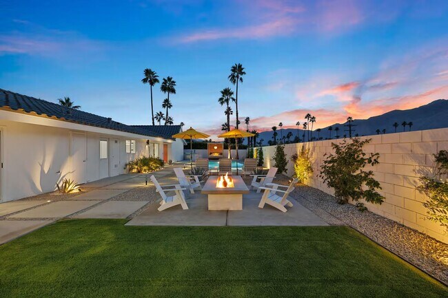 Building Photo - Casa del Sol- Modern Paradise w/ Pool and Casita (Monthly Only - No Long Term)