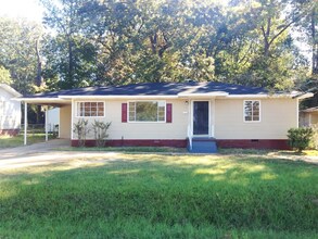 Building Photo - Quaint 3 bed 1.5 bath home