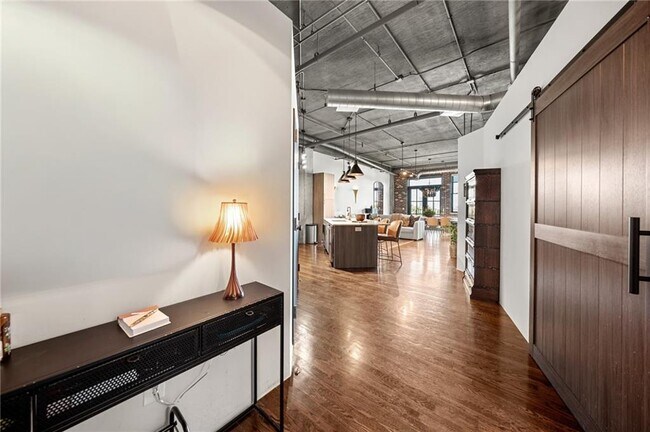 Building Photo - 3180 Mathieson Dr NE