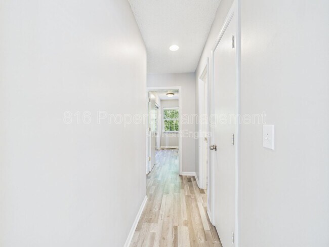 Building Photo - 7941 NW 79th Pl