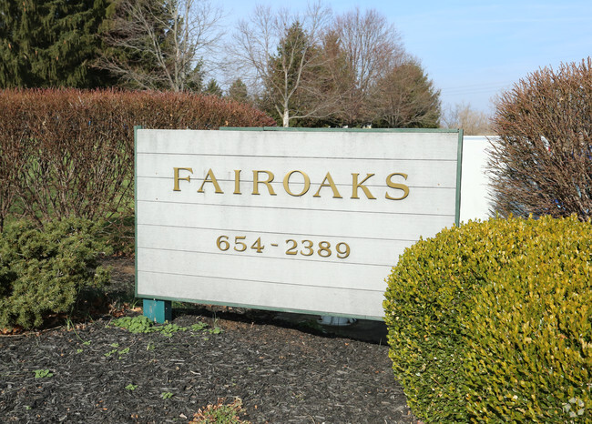 Building Photo - Fairoaks Apartments