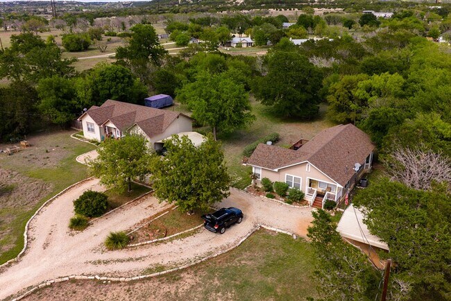 Building Photo - 659 Town Creek Rd