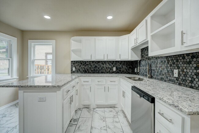 Building Photo - Live Big in OKC | 4 Beds, Fenced Yard & Gu...