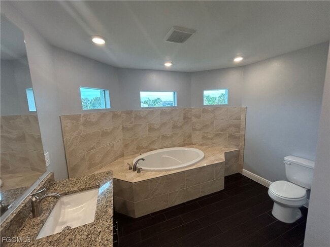 Building Photo - 1257 Columbus Blvd