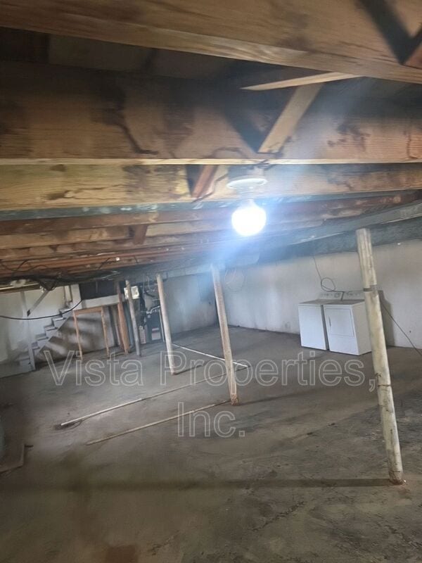 Building Photo - 7802 Columbine Dr