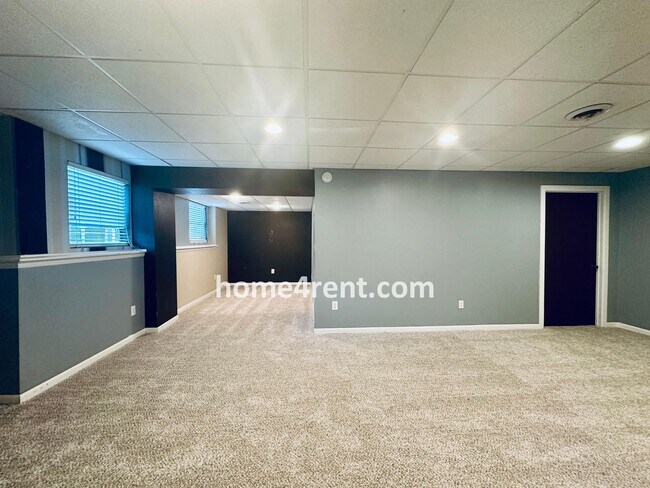 Building Photo - A Fantastic Four Bedroom, Olathe Home w/ N...