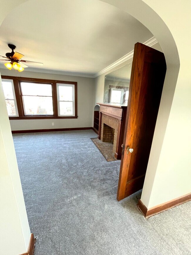 Building Photo - 6711 Dartworth Dr