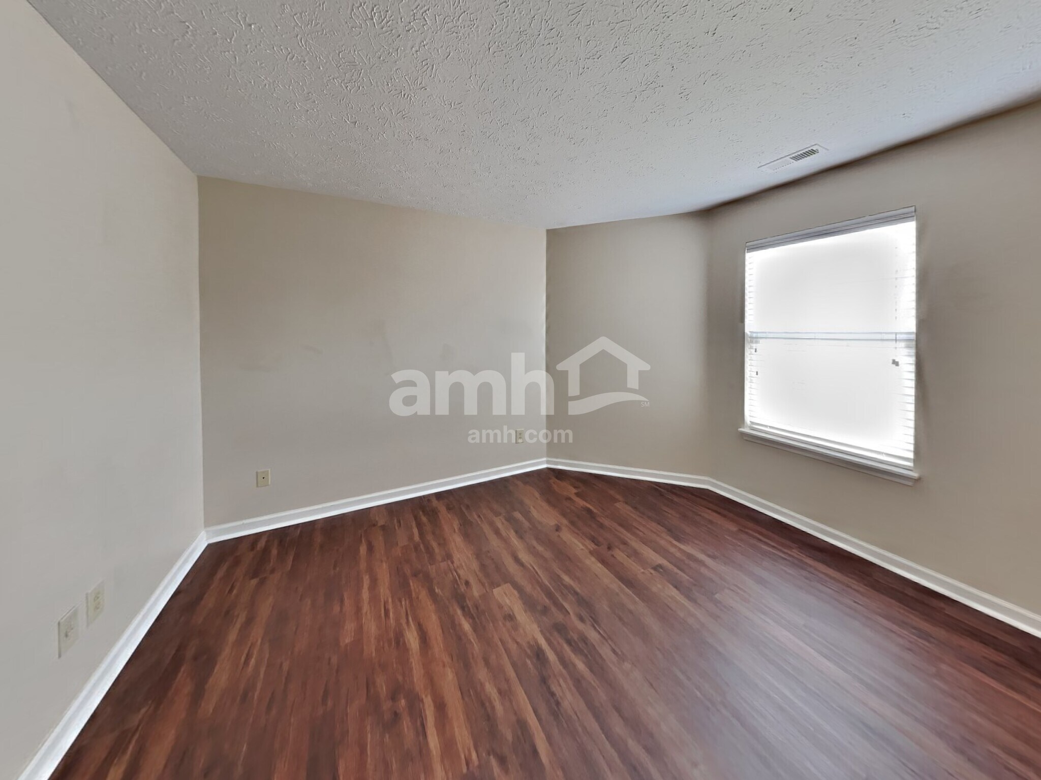 Building Photo - 529 Austrian Way