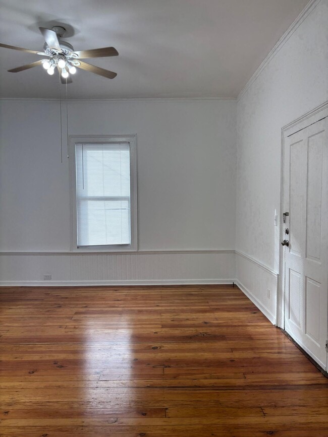 Building Photo - 403 W Hampton Ave