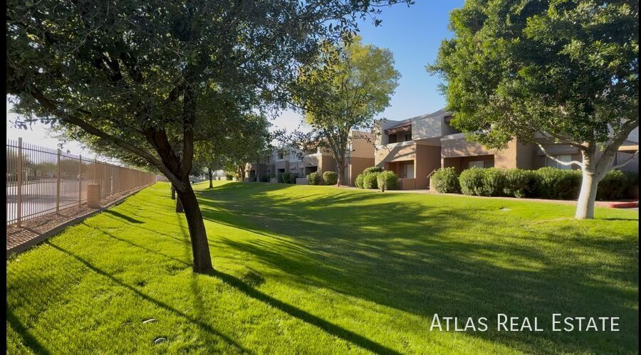 Building Photo - 4554 E Paradise Village Pkwy N