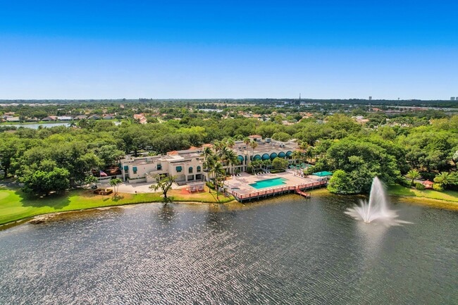 Building Photo - 9460 Poinciana Pl