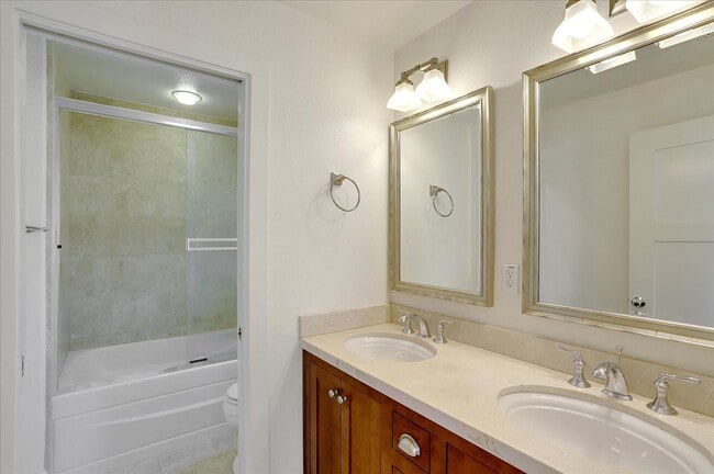 Building Photo - For Rent: Spacious 4BR/3.5BA Newer Home in...
