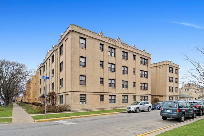 Building Photo - 6813 W 21st St