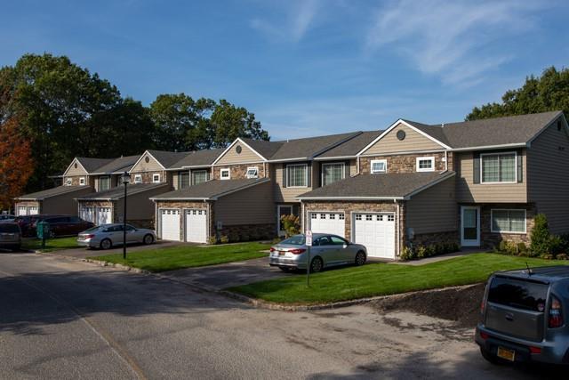 Building Photo - 5000 Townehouse Dr
