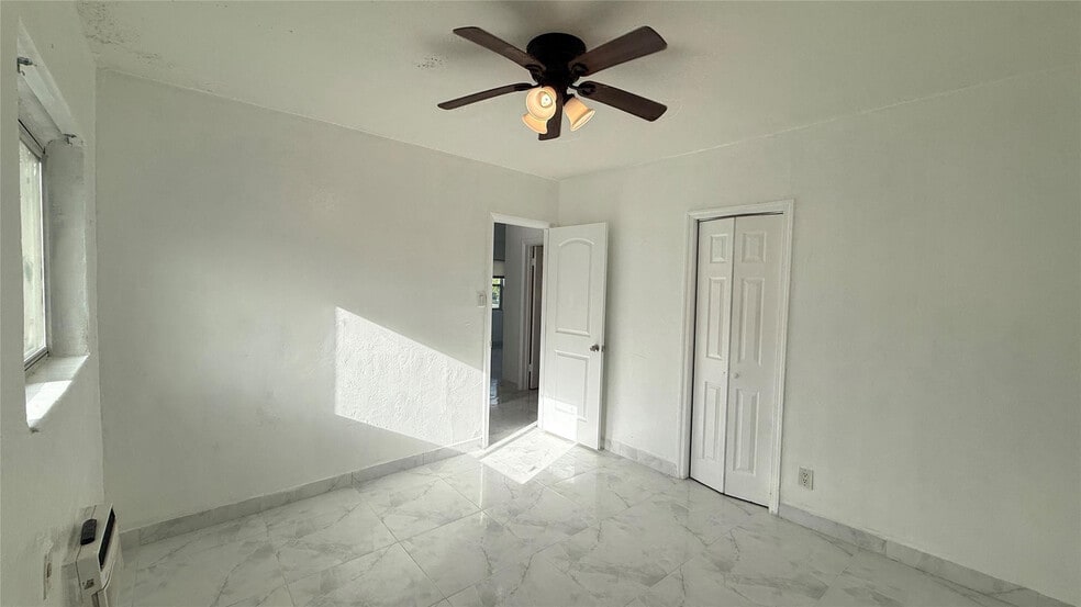 Building Photo - 832 NW 10th St