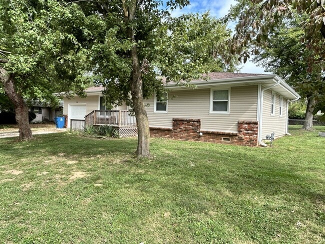 Building Photo - 708 Spruce St