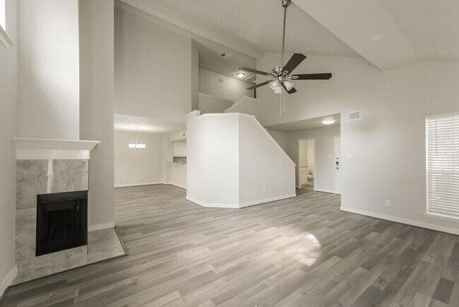 Building Photo - 9223 Bristlebrook Dr