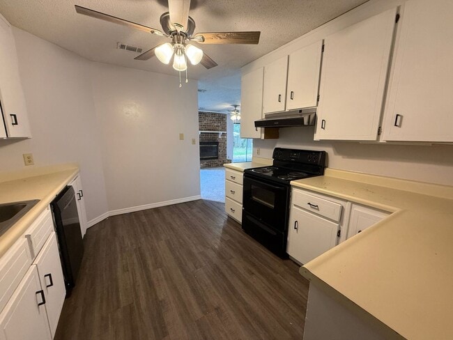 Building Photo - Gulf Breeze - Paradise Bay - 3 bedroom, 2 bathroom w/ lawn care included