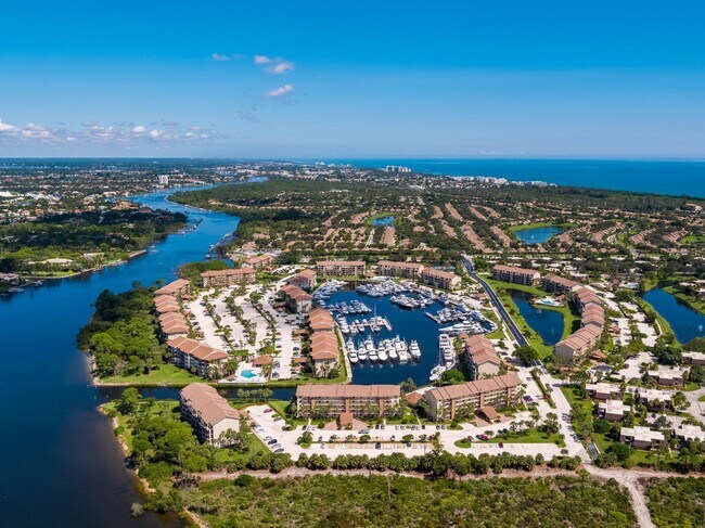 Building Photo - 2301 Marina Isle Way