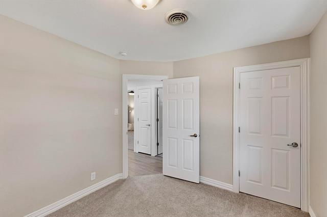 Building Photo - 2949 Hollandale Ln