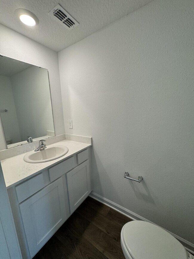 Building Photo - AVAILABLE FOR RENT - Townhome in Baymeadows, 3/2.5