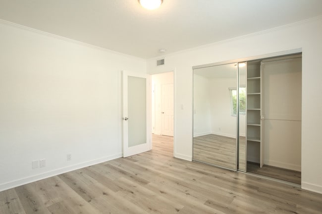 bedroom A - 405 Brooks Ave