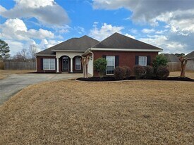 Building Photo - 1032 E Poplar St